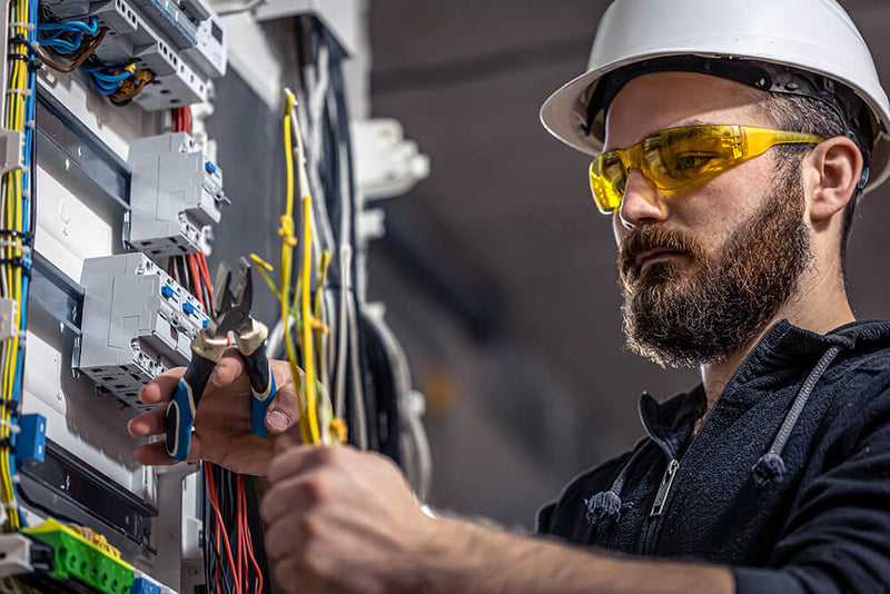 Électricien/Apprenti électricien